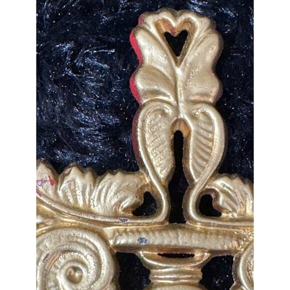 Vintage Gold-Tone Trivet Wall Plaque With Floral Scroll & Grapevine Design - Picture 6 of 7